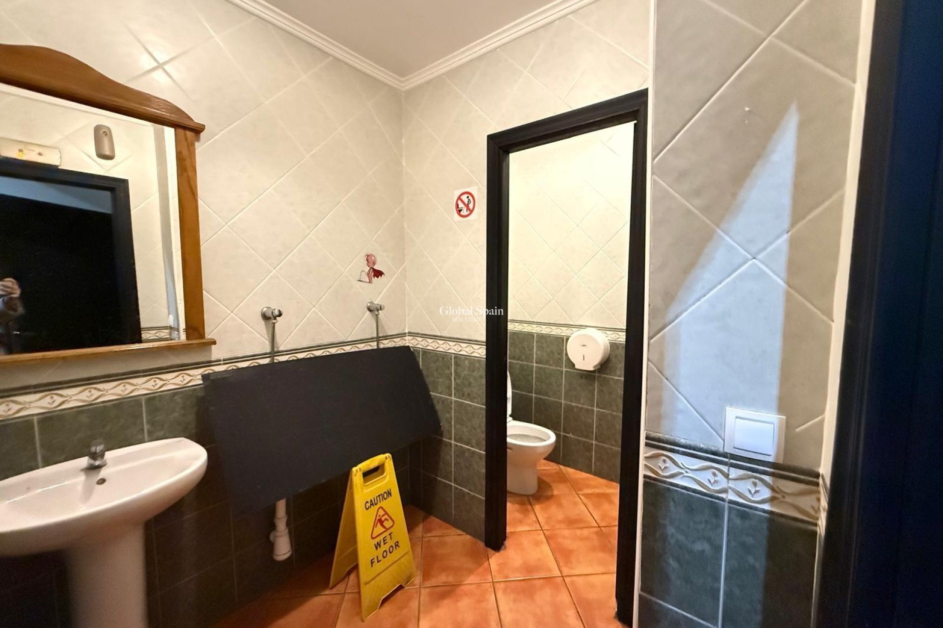 Venta - PROPIEDAD COMERCIAL -
TORREVIEJA - Estacion de autobuses