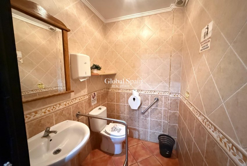 Venta - PROPIEDAD COMERCIAL -
TORREVIEJA - Estacion de autobuses