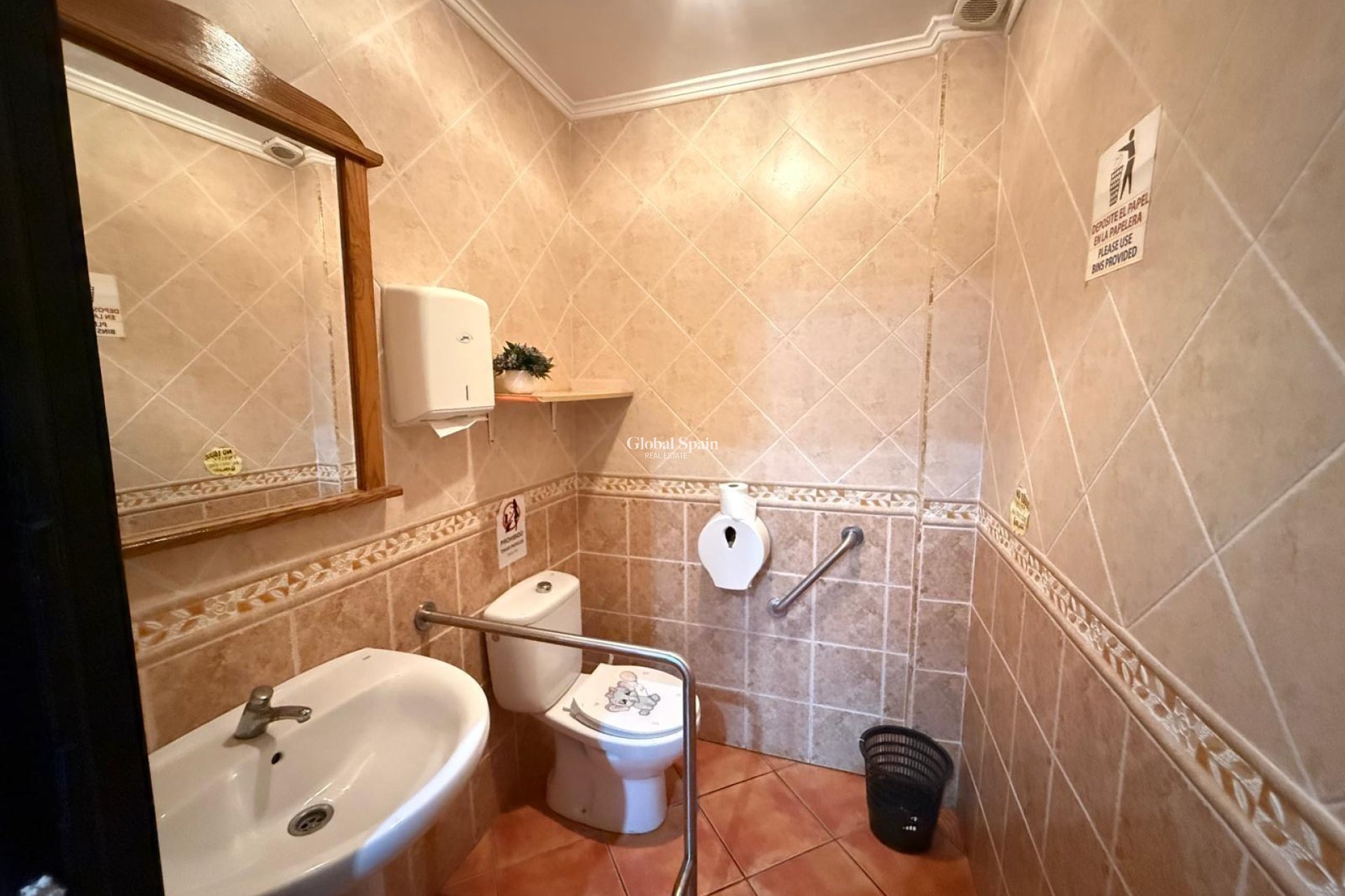 Venta - PROPIEDAD COMERCIAL -
TORREVIEJA - Estacion de autobuses