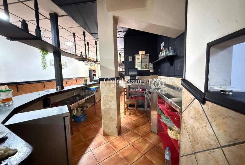 Venta - PROPIEDAD COMERCIAL -
TORREVIEJA - Estacion de autobuses