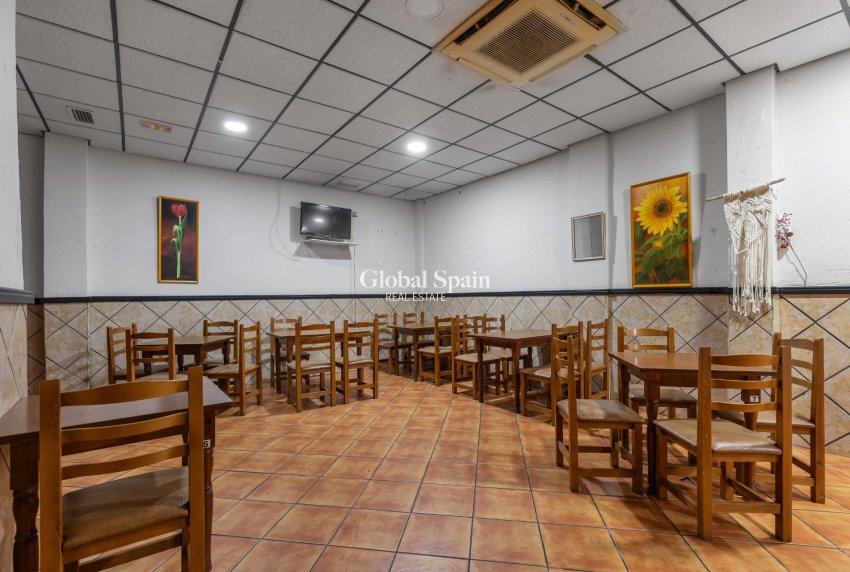 Venta - PROPIEDAD COMERCIAL -
TORREVIEJA - Estacion de autobuses