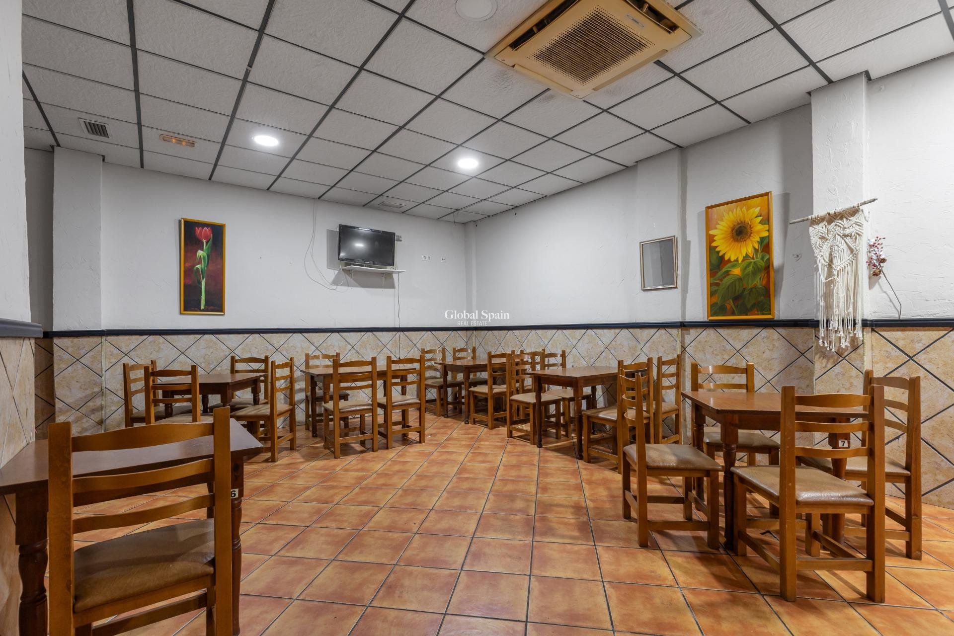 Venta - PROPIEDAD COMERCIAL -
TORREVIEJA - Estacion de autobuses