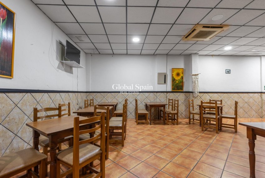 Venta - PROPIEDAD COMERCIAL -
TORREVIEJA - Estacion de autobuses