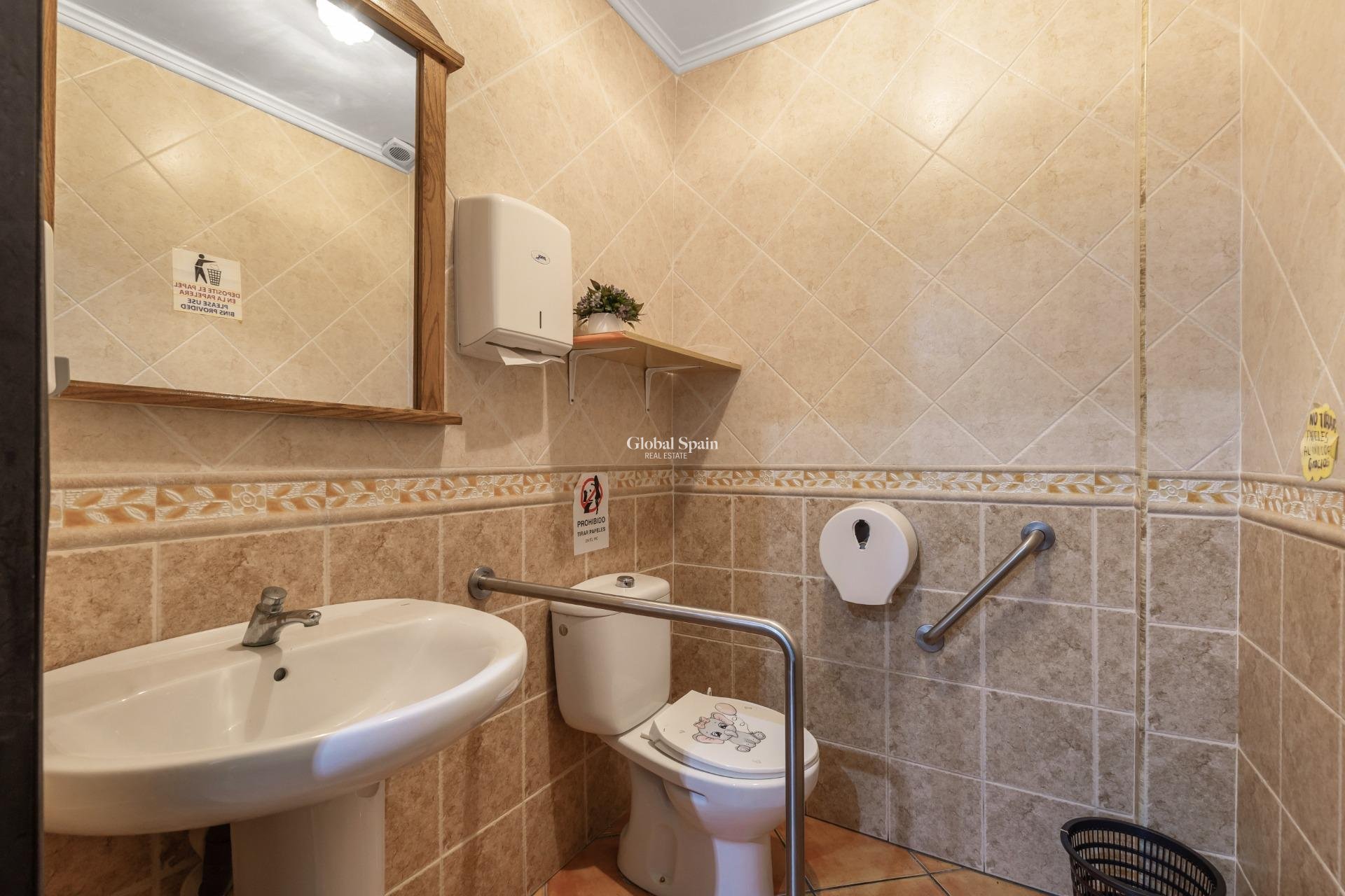 Venta - PROPIEDAD COMERCIAL -
TORREVIEJA - Estacion de autobuses