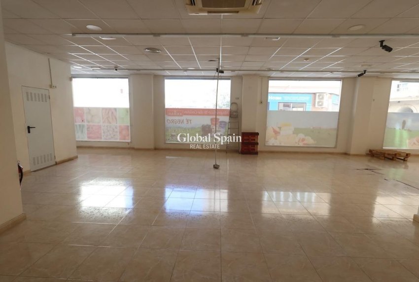 Venta - Propiedad Comercial -
TORREVIEJA - Estacion de autobuses