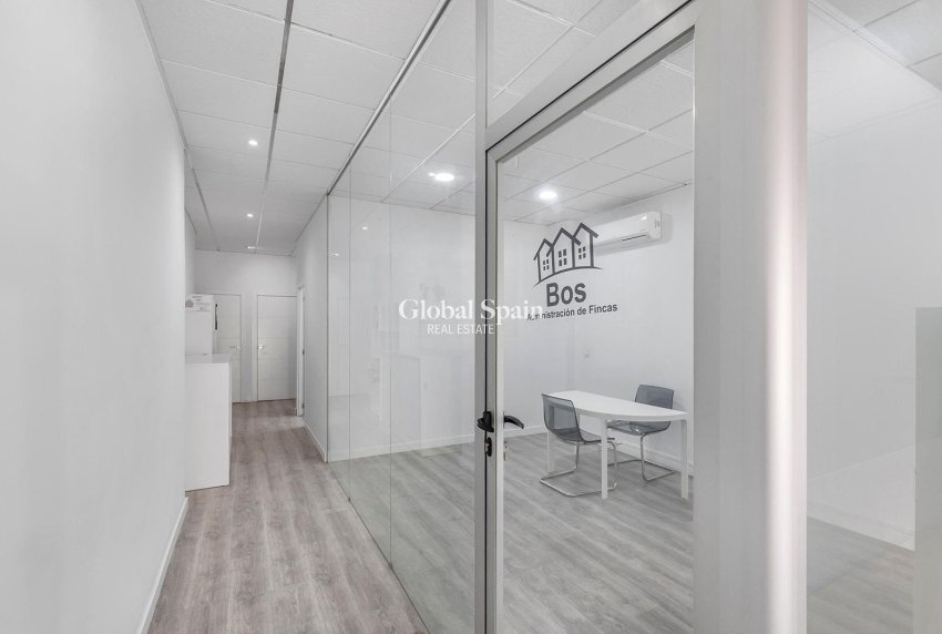 Venta - PROPIEDAD COMERCIAL -
TORREVIEJA - La Mata pueblo