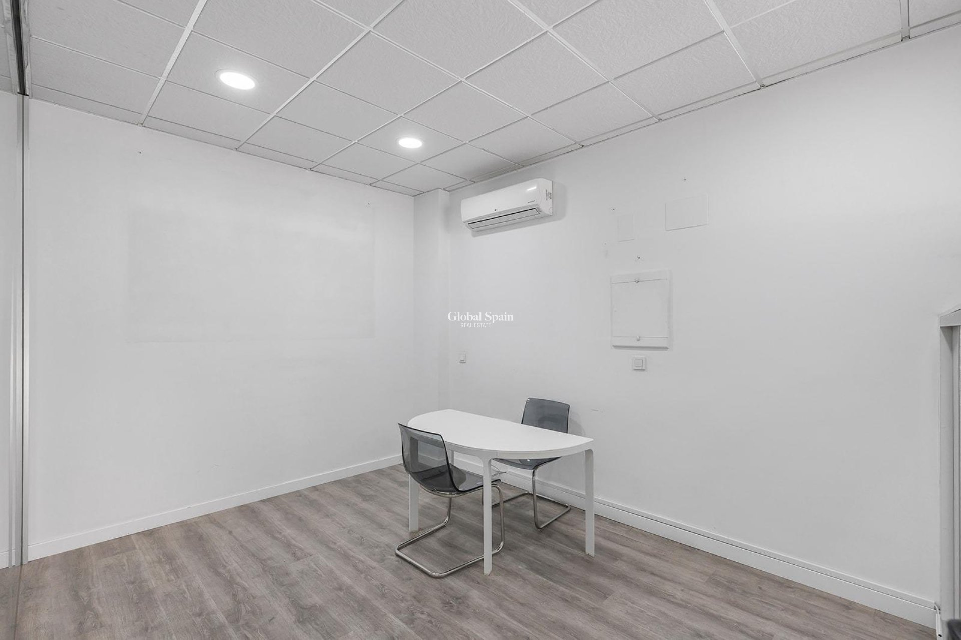 Venta - PROPIEDAD COMERCIAL -
TORREVIEJA - La Mata pueblo