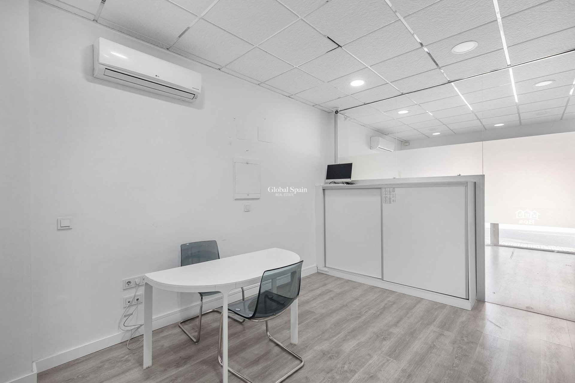 Venta - PROPIEDAD COMERCIAL -
TORREVIEJA - La Mata pueblo