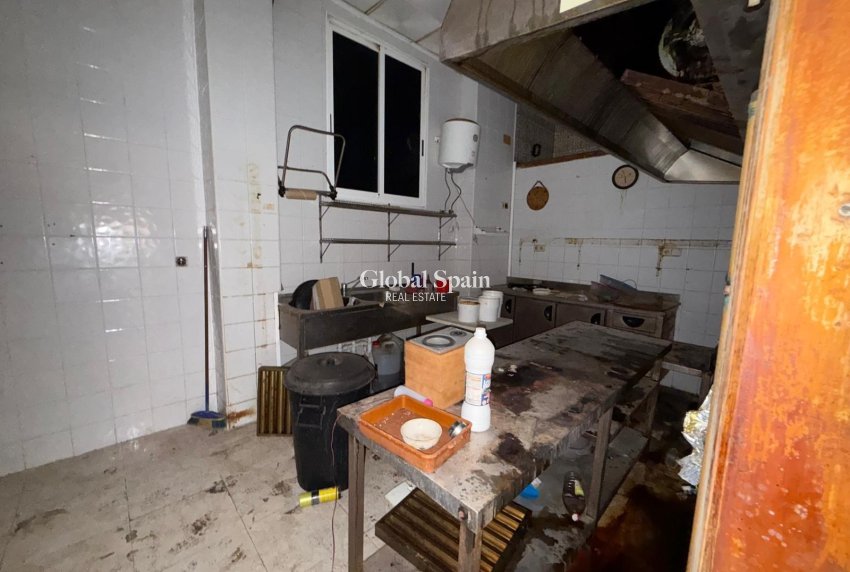 Venta - PROPIEDAD COMERCIAL -
TORREVIEJA - Playa del cura