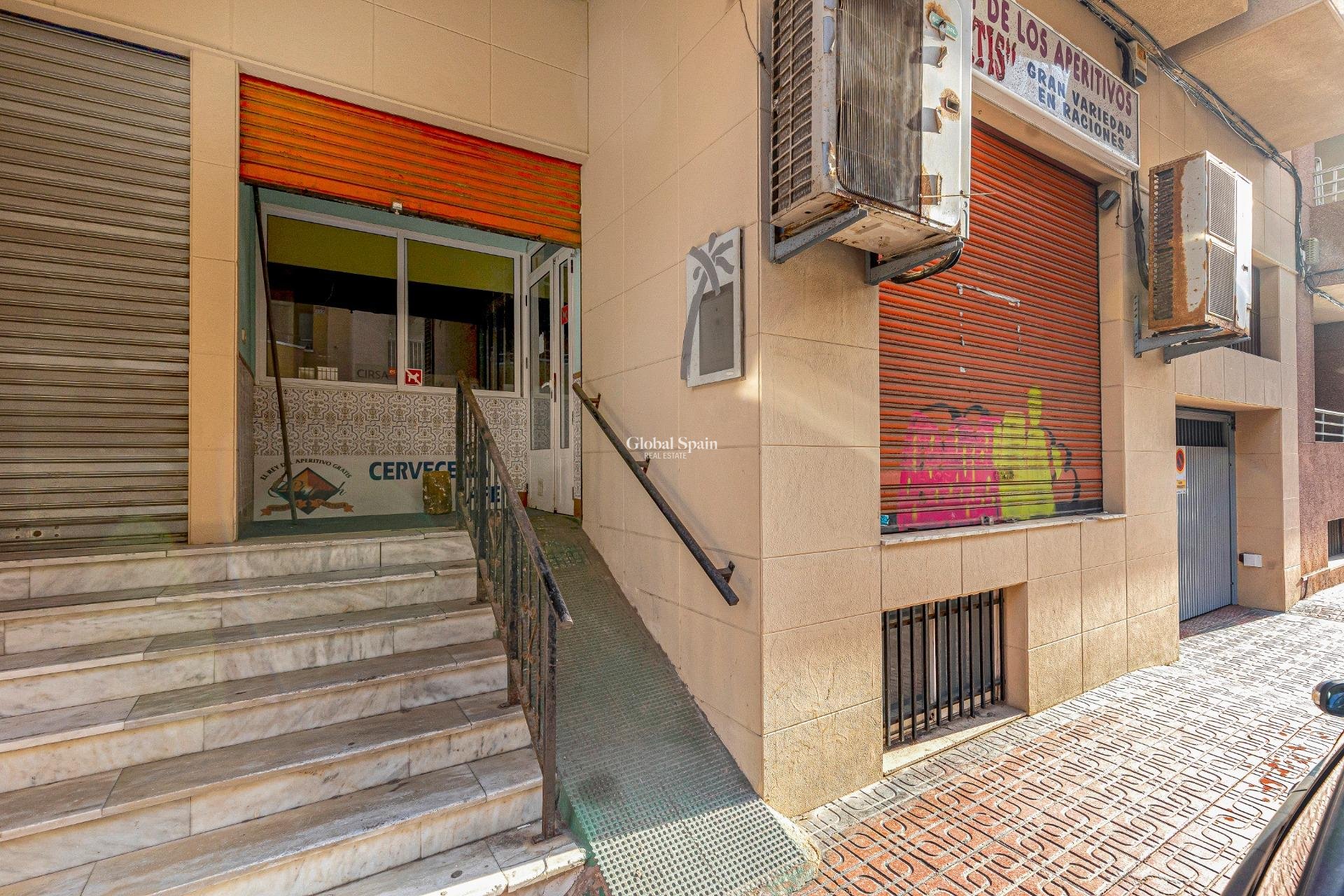 Venta - PROPIEDAD COMERCIAL -
TORREVIEJA - Playa del cura