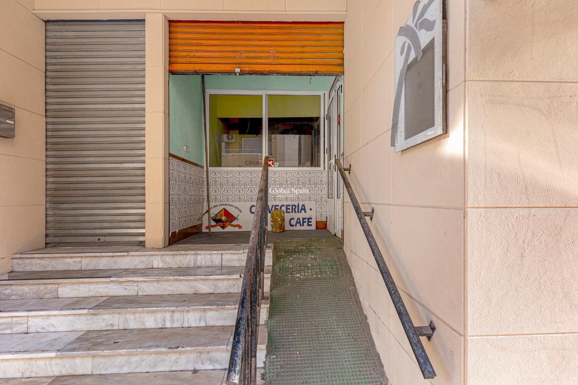 Venta - PROPIEDAD COMERCIAL -
TORREVIEJA - Playa del cura