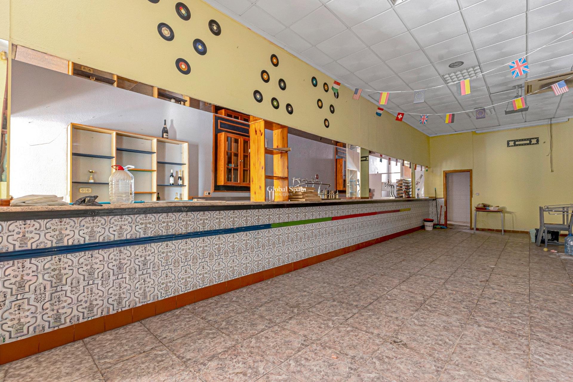 Venta - PROPIEDAD COMERCIAL -
TORREVIEJA - Playa del cura