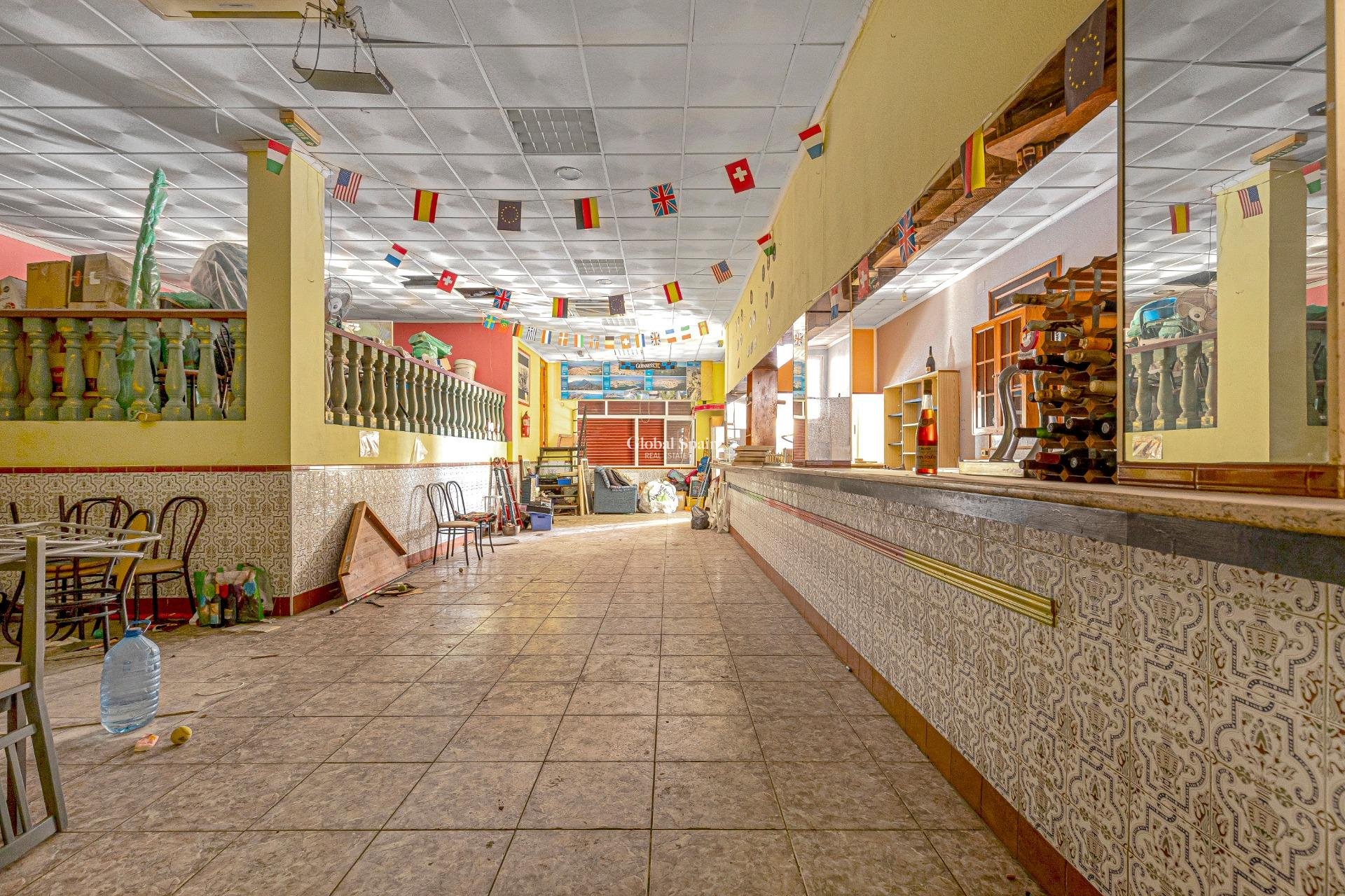 Venta - PROPIEDAD COMERCIAL -
TORREVIEJA - Playa del cura