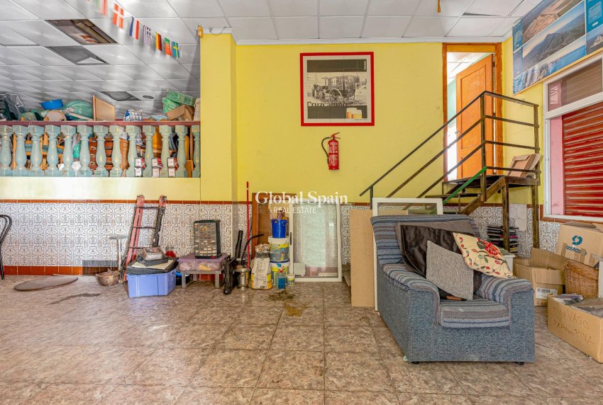 Venta - PROPIEDAD COMERCIAL -
TORREVIEJA - Playa del cura