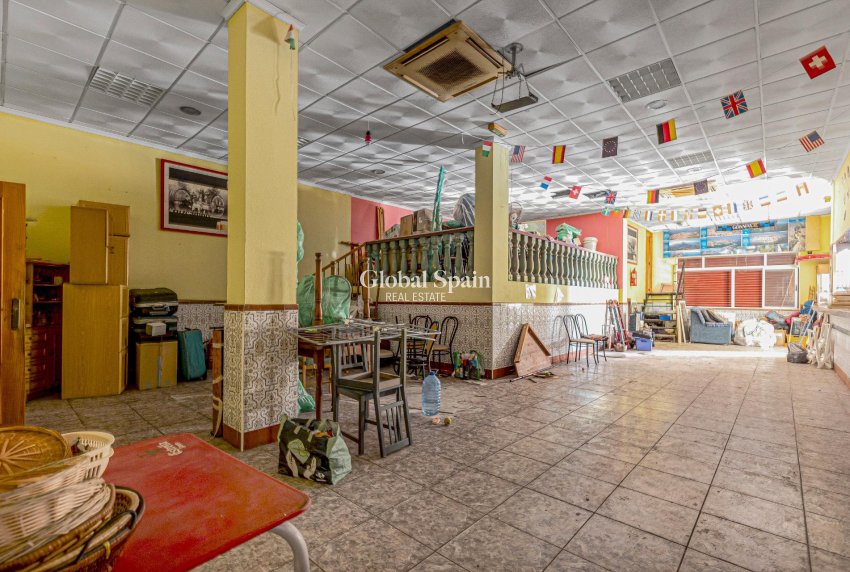 Venta - PROPIEDAD COMERCIAL -
TORREVIEJA - Playa del cura