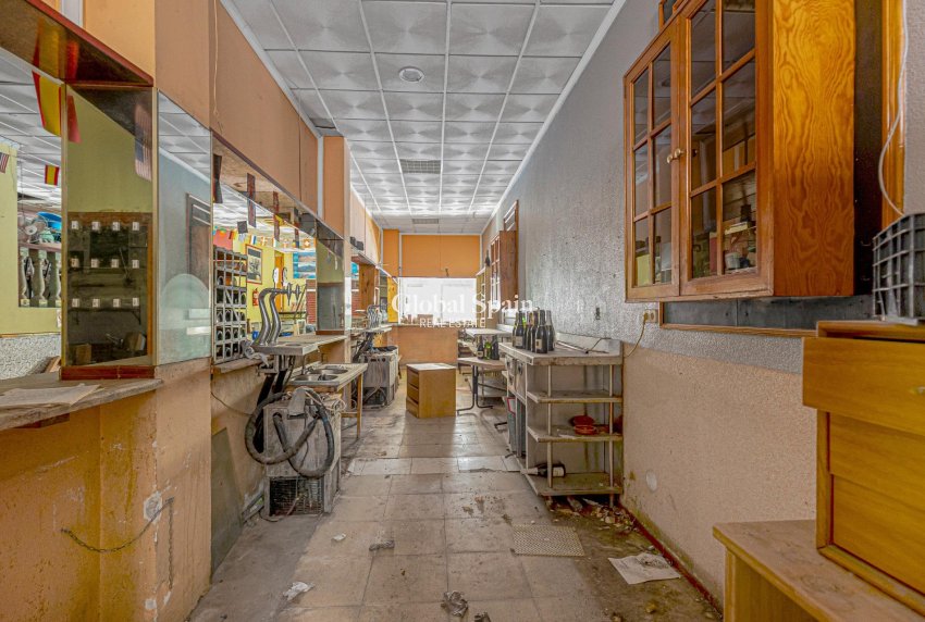 Venta - PROPIEDAD COMERCIAL -
TORREVIEJA - Playa del cura