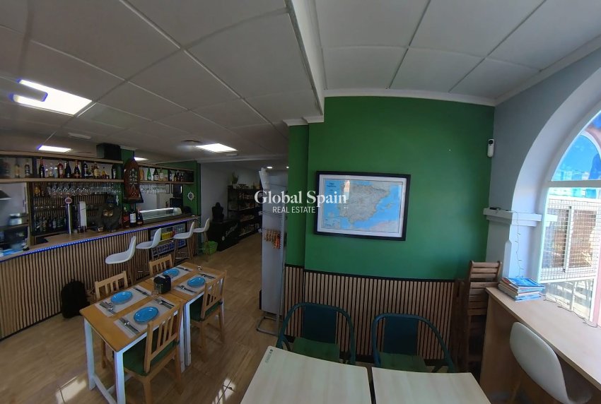 Venta - PROPIEDAD COMERCIAL -
TORREVIEJA - Puerto