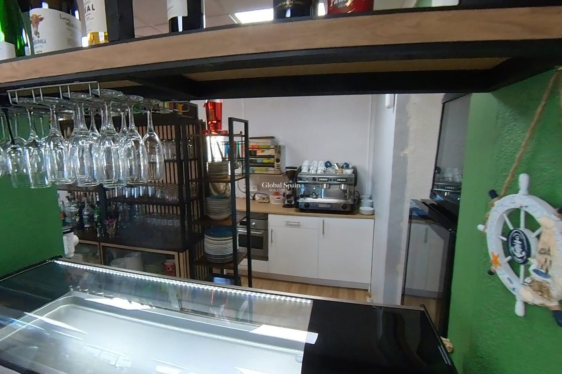 Venta - PROPIEDAD COMERCIAL -
TORREVIEJA - Puerto