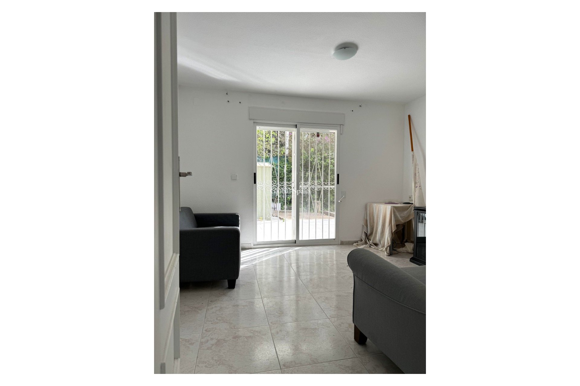 Venta - Semi separado -
Albir - center