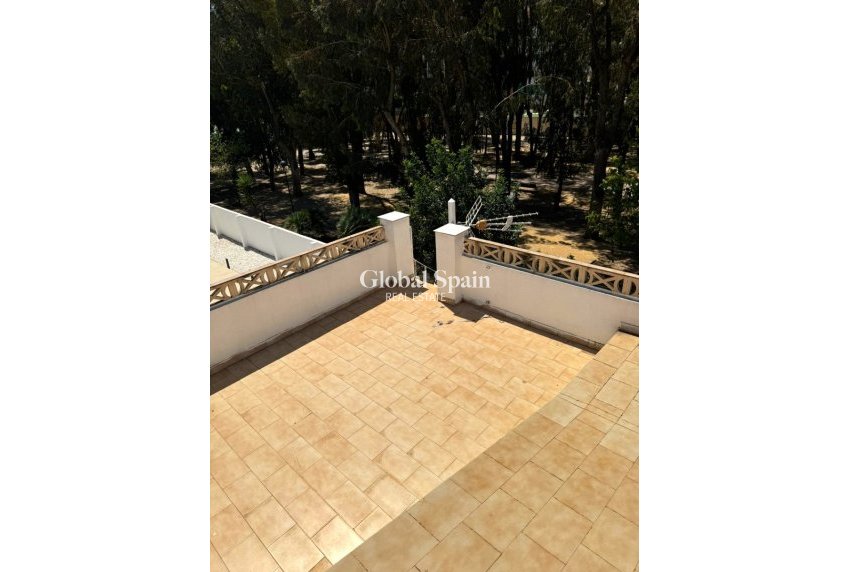 Venta - Semi separado -
Albir - center