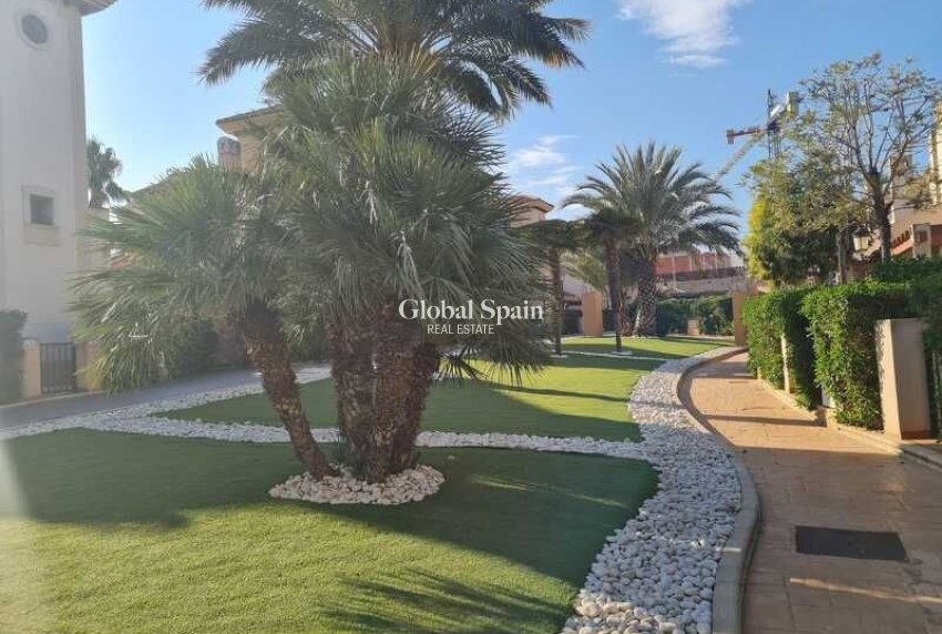 Venta - Semi separado -
ALGORFA - LA FINCA GOLF / ALGORFA