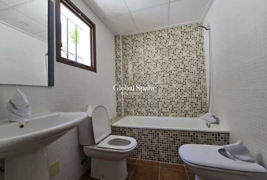 Venta - Semi separado -
ALGORFA - LA FINCA GOLF / ALGORFA