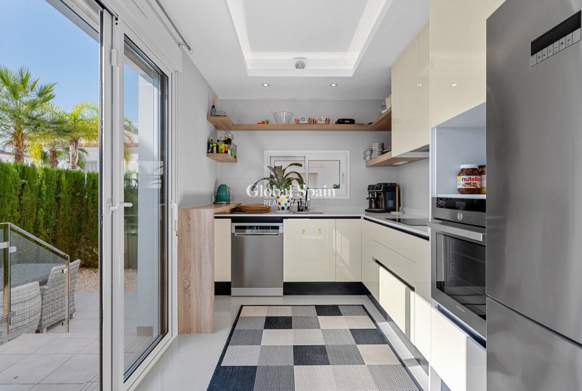 Venta - Semi separado -
CIUDAD QUESADA