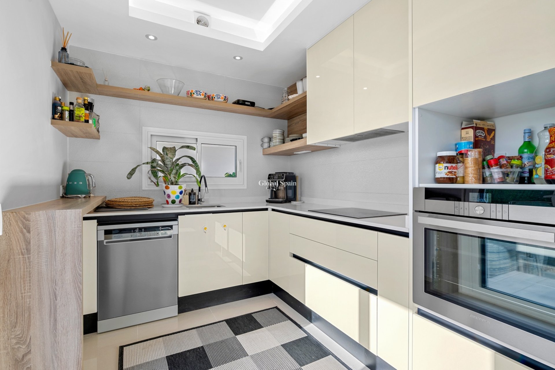 Venta - Semi separado -
CIUDAD QUESADA