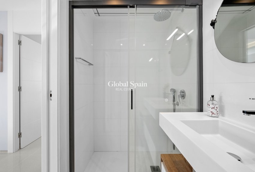 Venta - Semi separado -
CIUDAD QUESADA