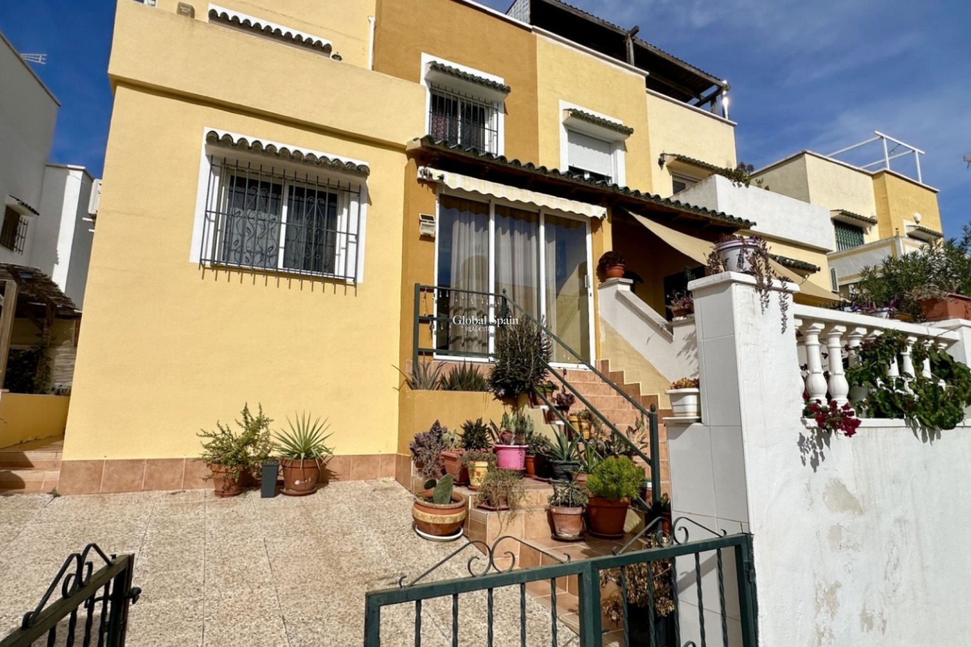 Venta - Semi separado -
ORIHUELA COSTA - LOS BALCONES - LOS ALTOS