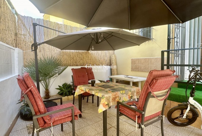 Venta - Semi separado -
ORIHUELA COSTA - LOS BALCONES - LOS ALTOS