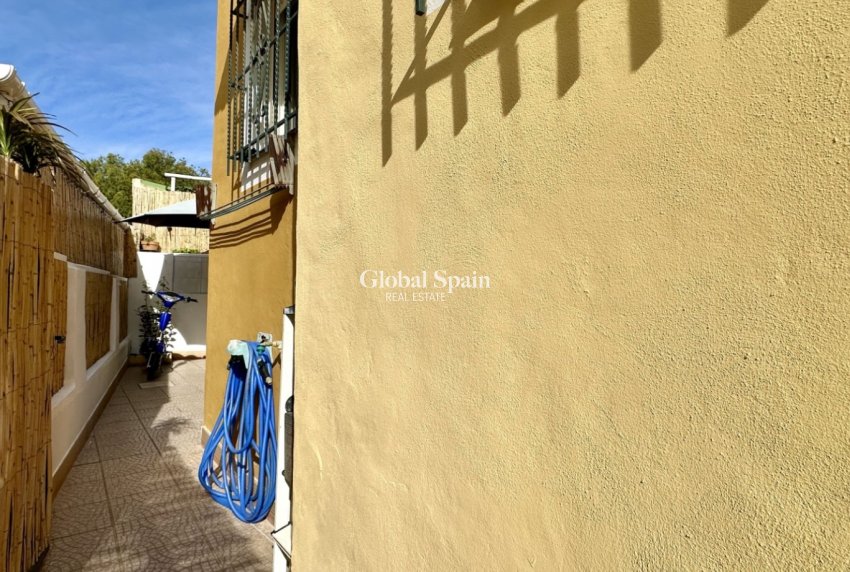 Venta - Semi separado -
ORIHUELA COSTA - LOS BALCONES - LOS ALTOS