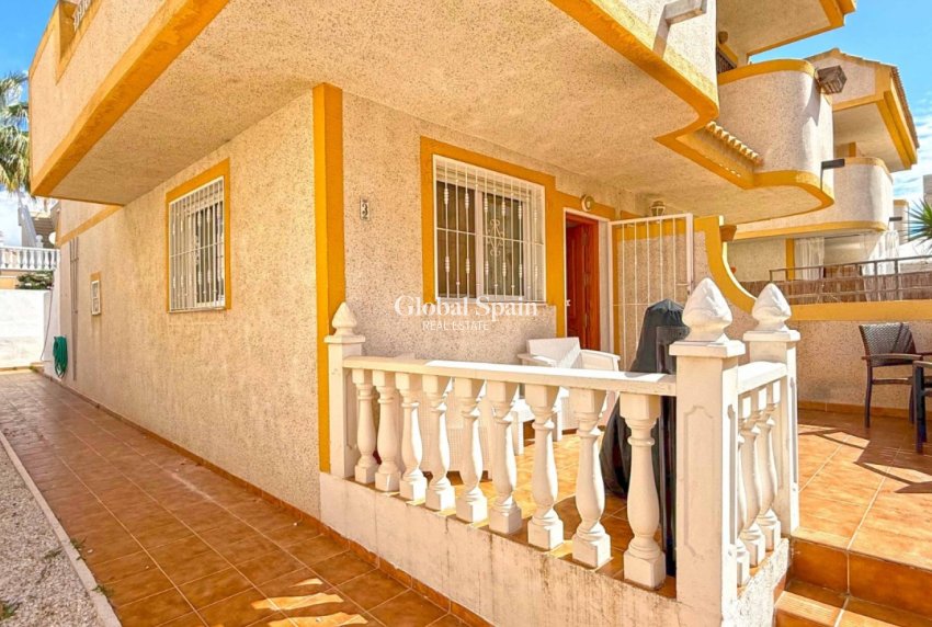Venta - Semi separado -
ORIHUELA COSTA - LOS BALCONES - LOS ALTOS