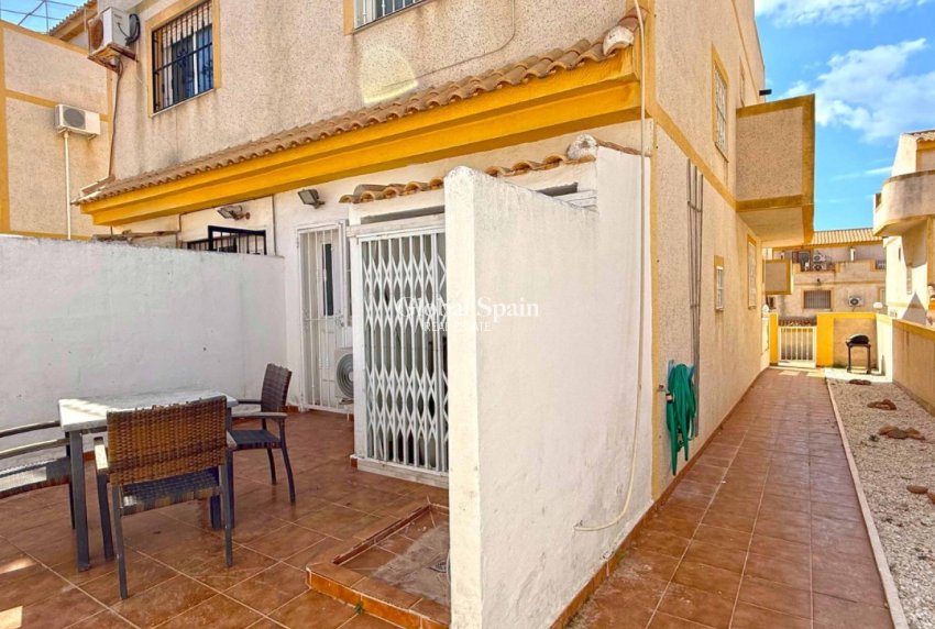 Venta - Semi separado -
ORIHUELA COSTA - LOS BALCONES - LOS ALTOS