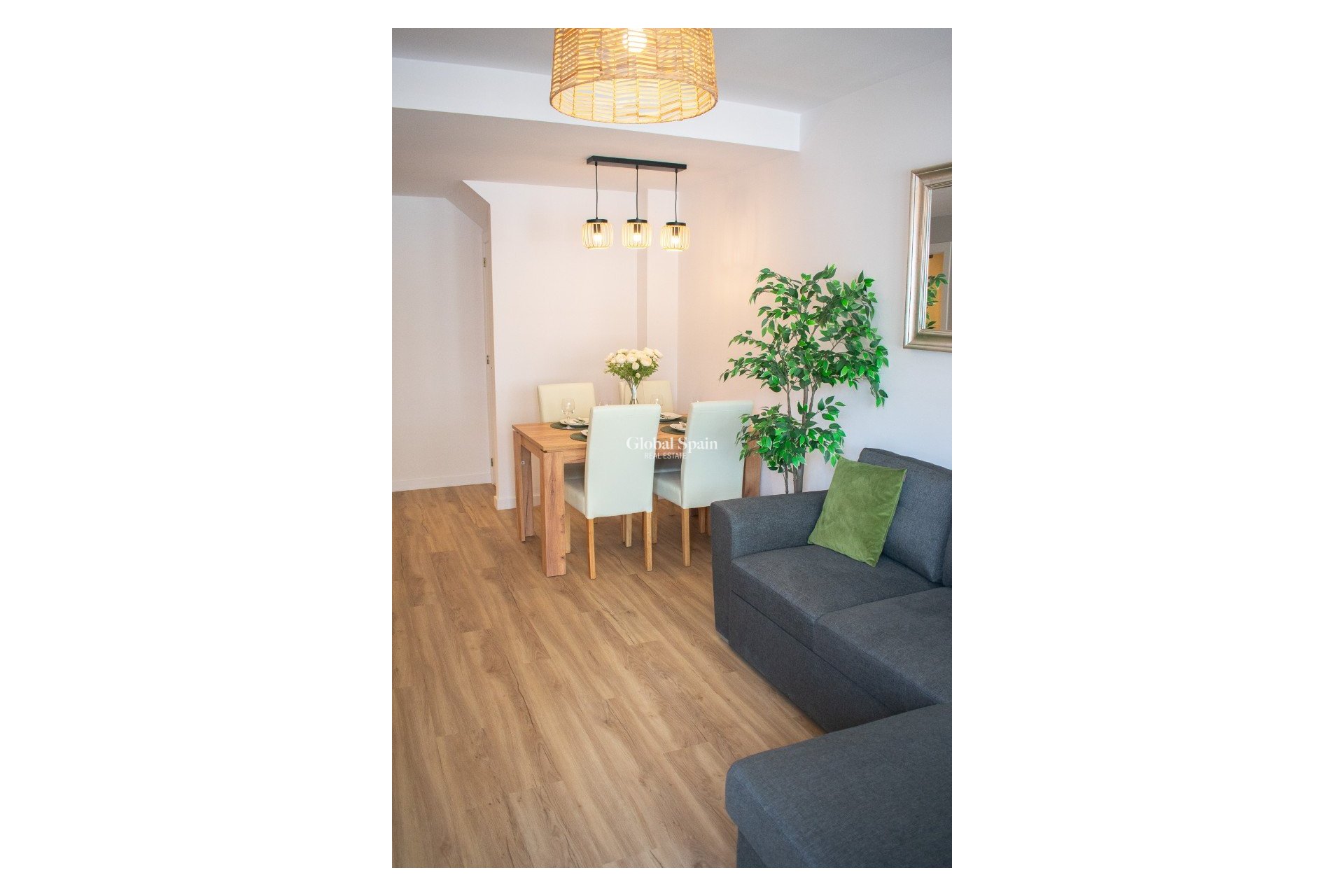 Venta - Semi separado -
ORIHUELA COSTA - Punta Prima