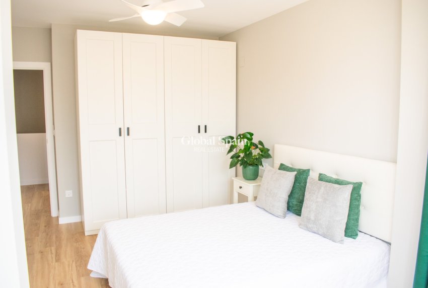 Venta - Semi separado -
ORIHUELA COSTA - Punta Prima