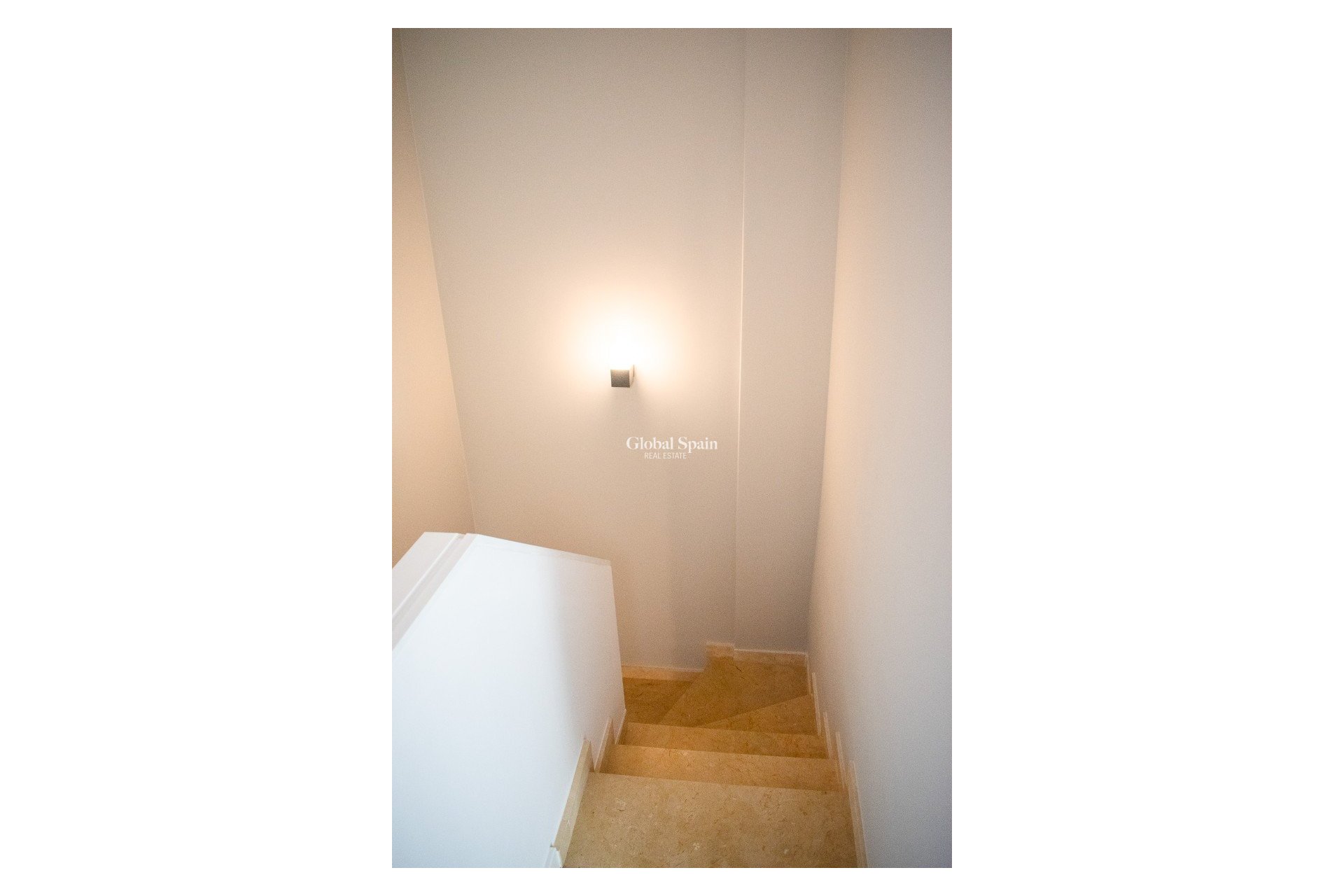 Venta - Semi separado -
ORIHUELA COSTA - Punta Prima