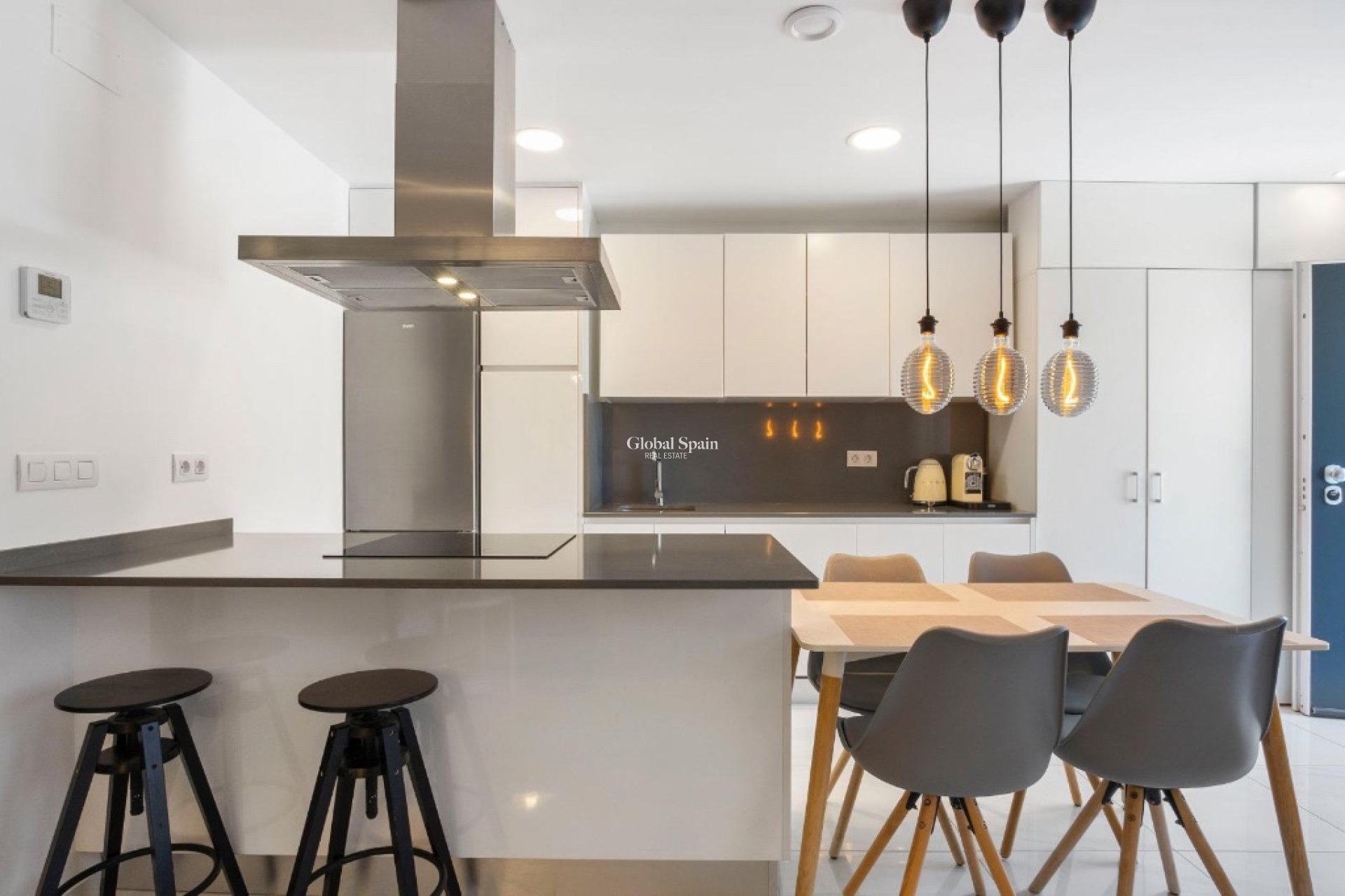 Venta - Semi separado -
ORIHUELA COSTA - VILLAMARTÍN