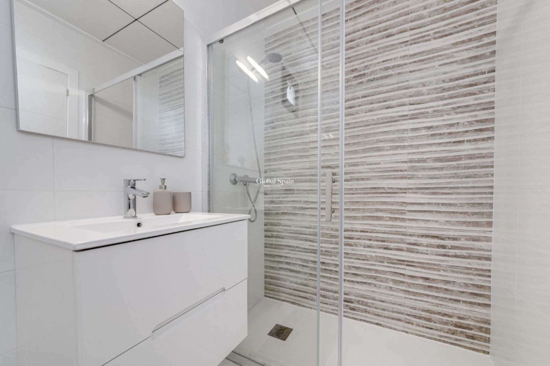 Venta - Semi separado -
ORIHUELA COSTA - VILLAMARTÍN