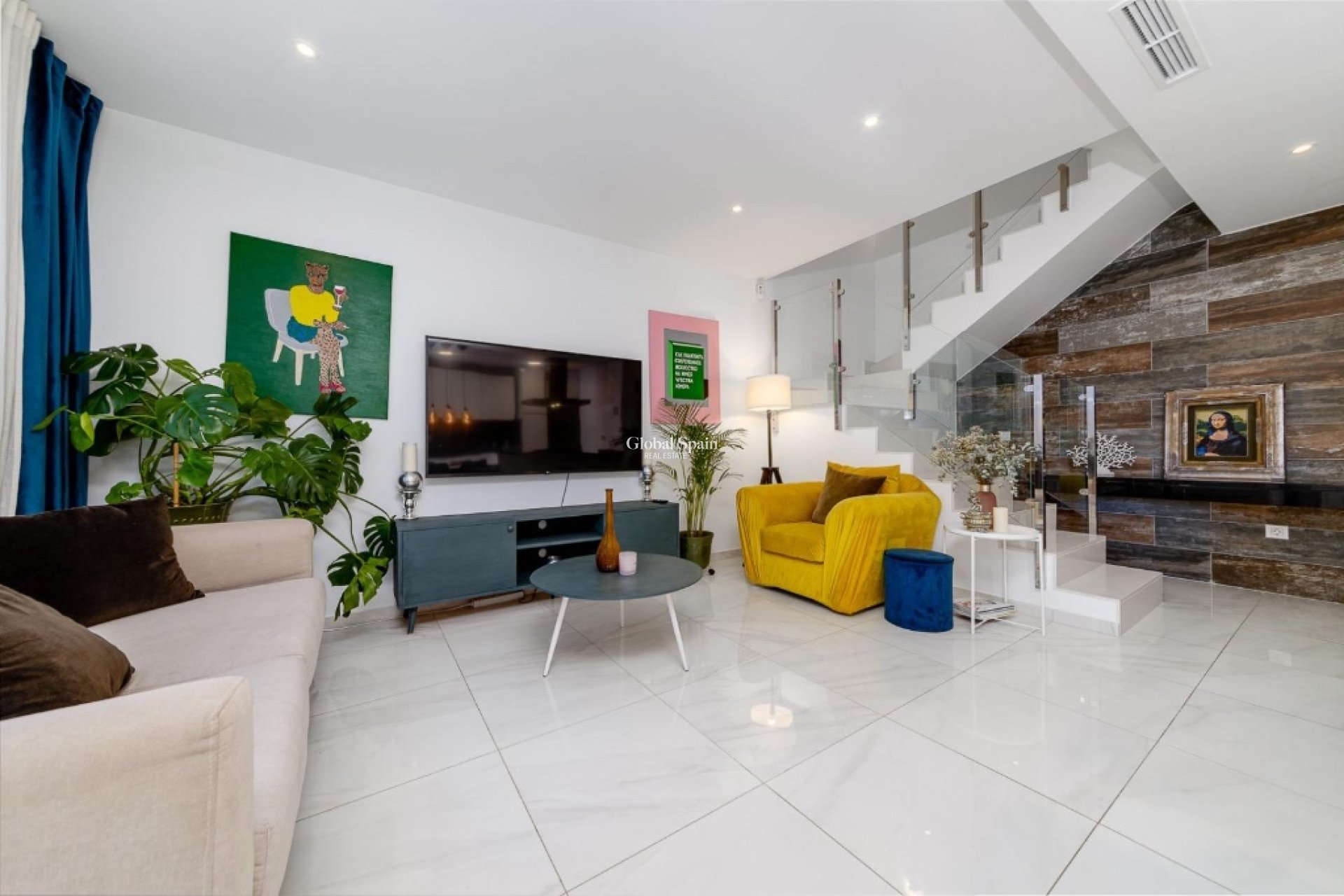 Venta - Semi separado -
ORIHUELA COSTA - VILLAMARTÍN