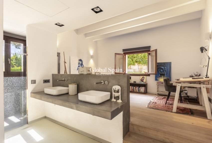 Venta - Semi separado -
Palma de Mallorca - Establiments