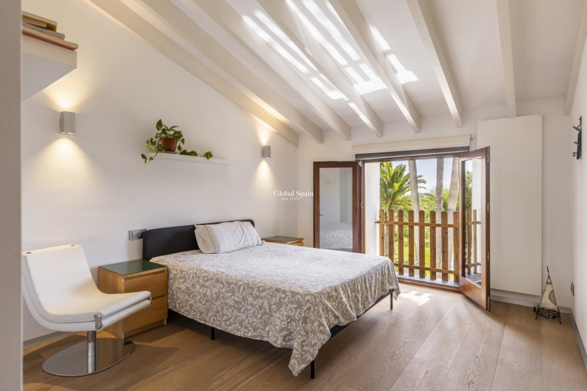 Venta - Semi separado -
Palma de Mallorca - Establiments