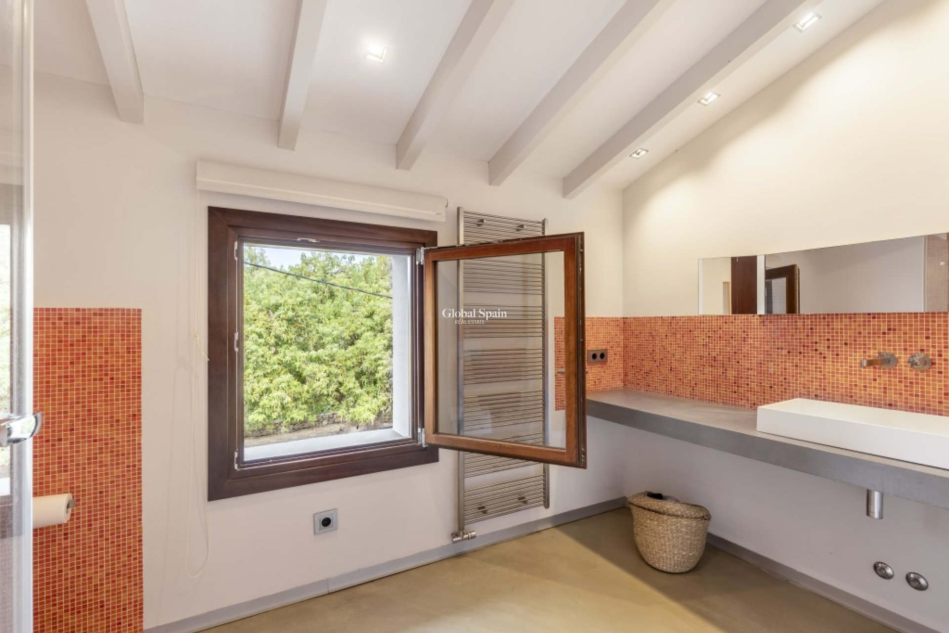 Venta - Semi separado -
Palma de Mallorca - Establiments