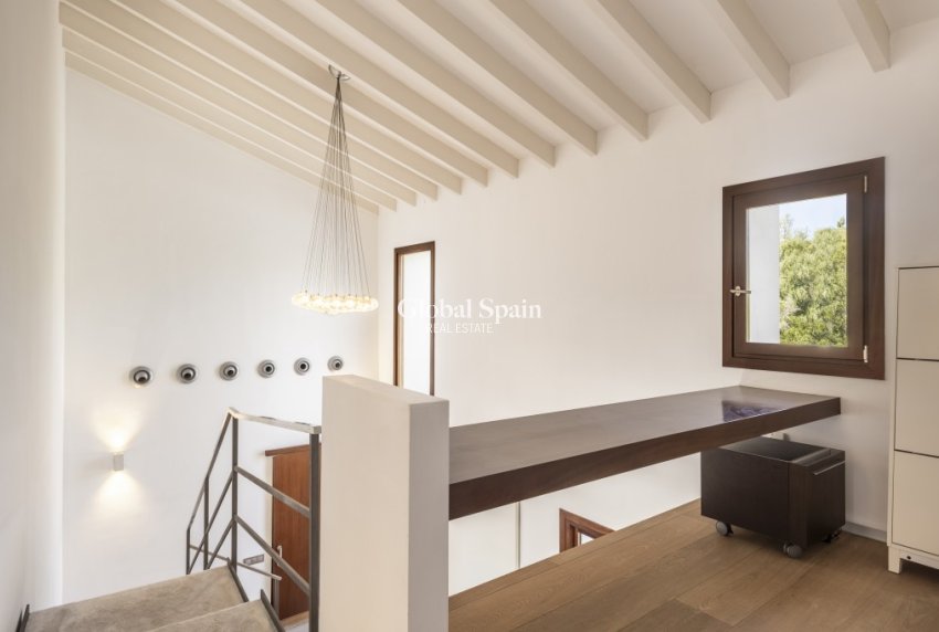 Venta - Semi separado -
Palma de Mallorca - Establiments