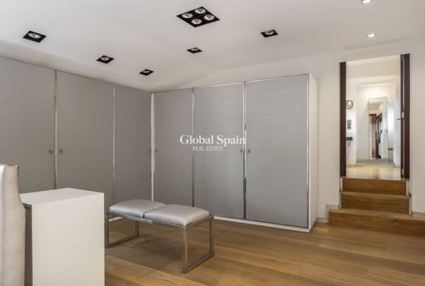 Venta - Semi separado -
Palma de Mallorca - Establiments