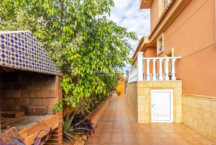 Venta - Semi separado -
TORREVIEJA - Aguas Nuevas