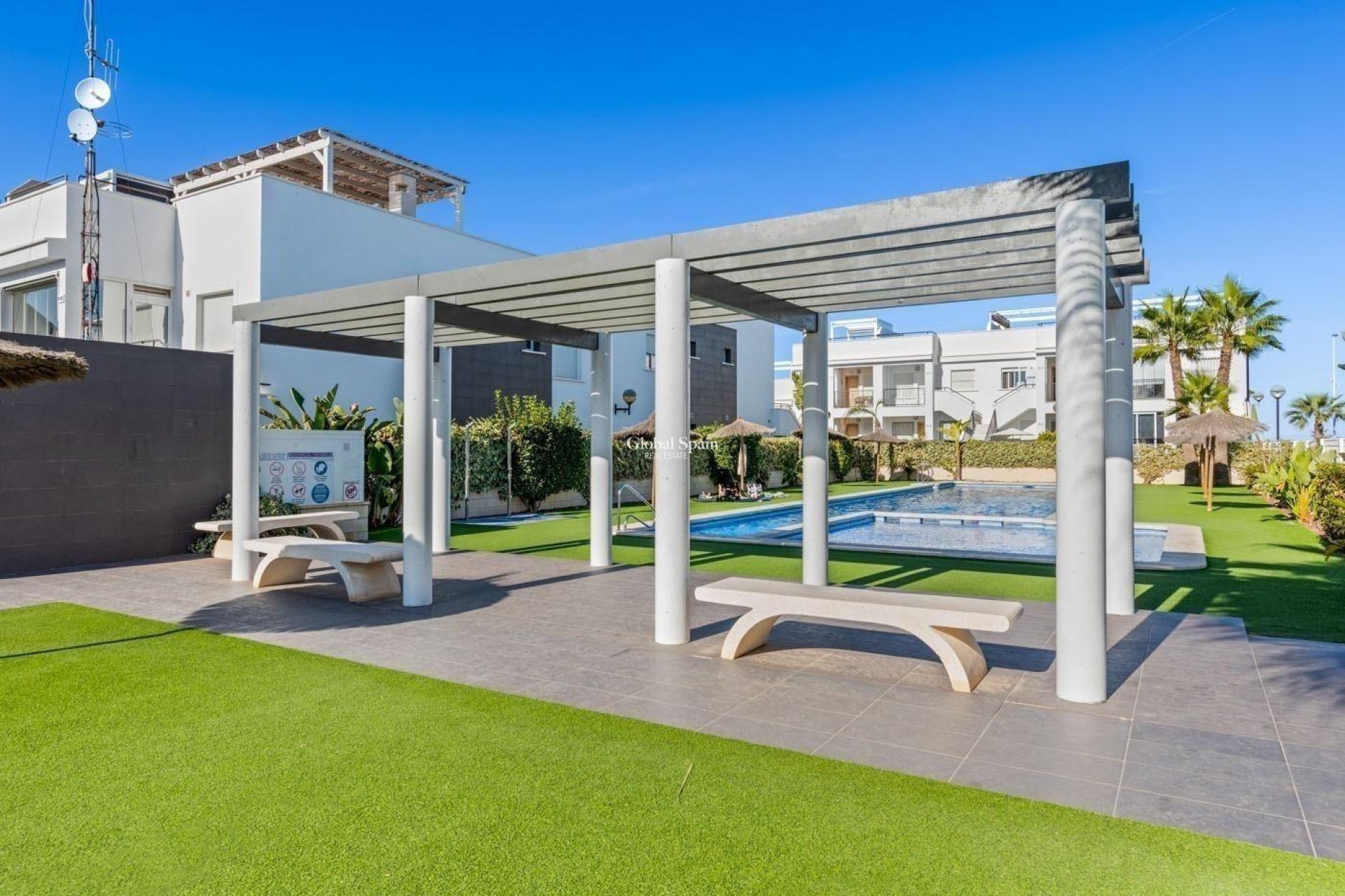 Venta - Semi separado -
TORREVIEJA - Parque Acuático - Sector 25