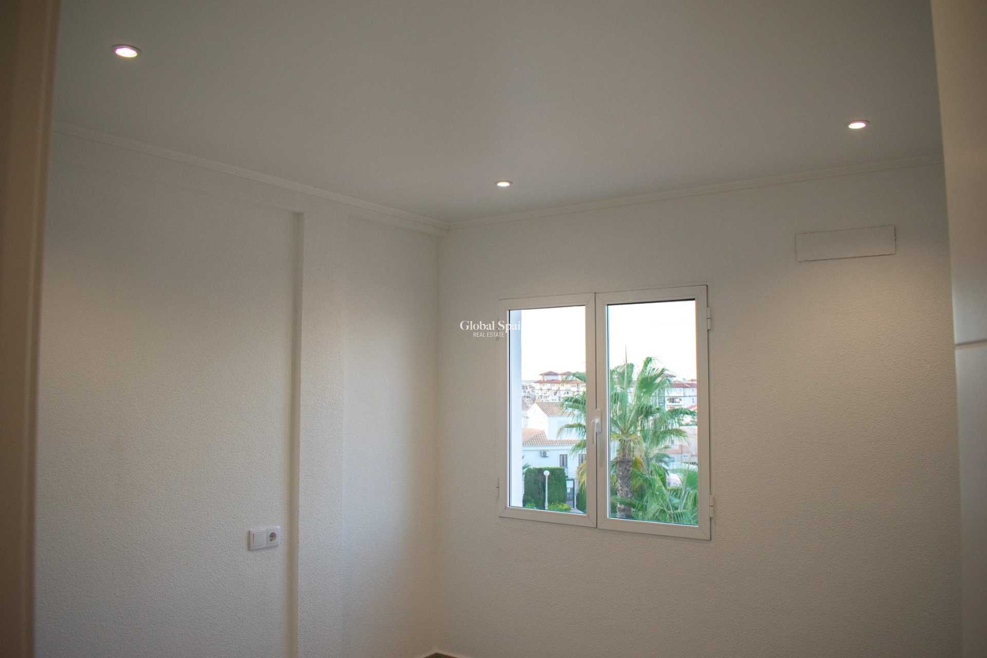 Venta - Semi separado -
TORREVIEJA - Torreblanca