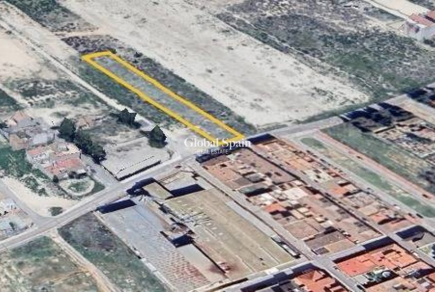 Venta - TERRENO -
ALCANTARILLA