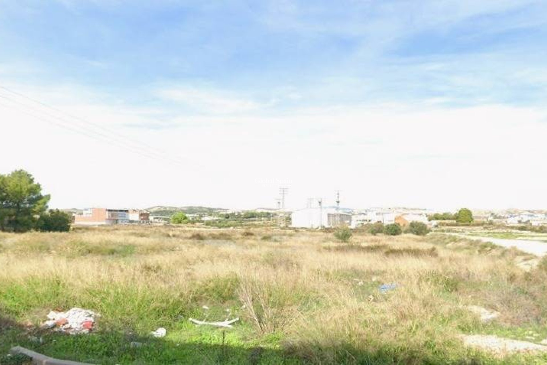 Venta - TERRENO -
ALCANTARILLA